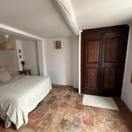Historic Centre Location Charming House With Style Semesterbostad